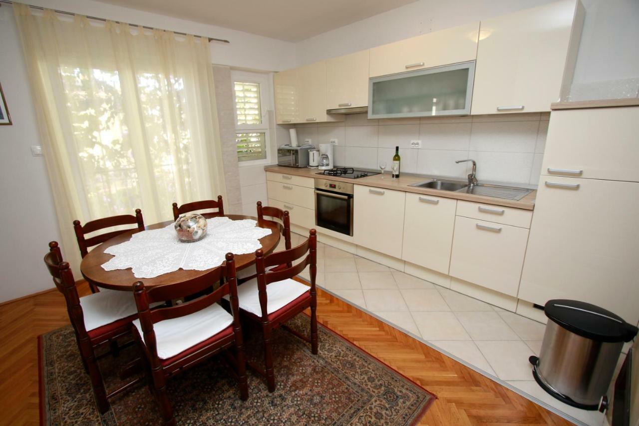 מאקרסקה Villa Grozdic מראה חיצוני תמונה